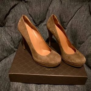 Gucci kid scamosciato platform heels brown suede